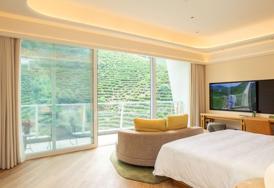 Premier Superior Room (Double Bed)