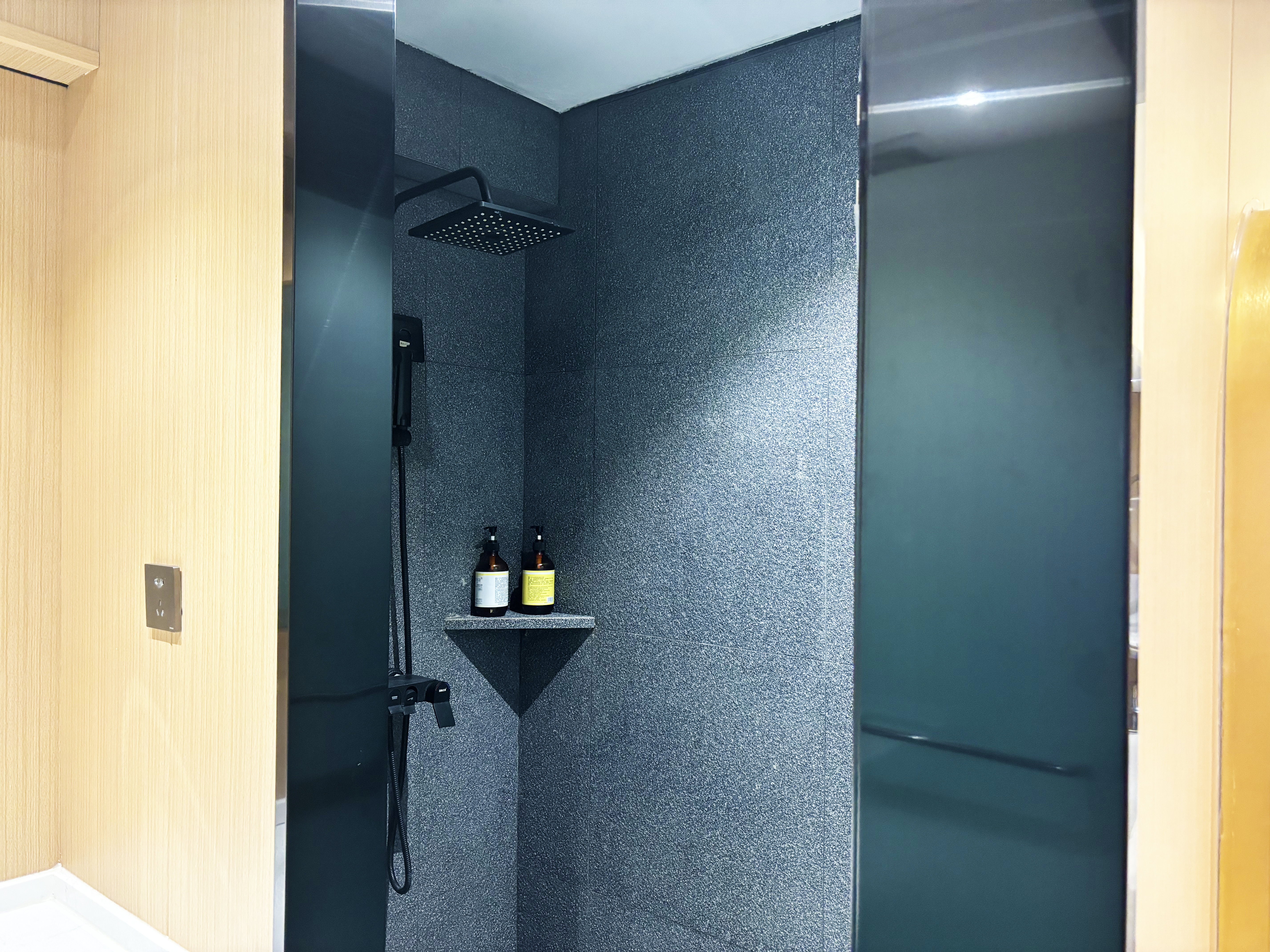 『轻呈』轻奢浴缸大床房（百寸投影+单人浴缸）