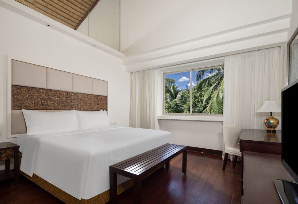 美爵高級大床房（園景）