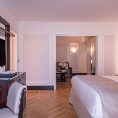 Classic Suite Hotel du Collectionneur Promo Code