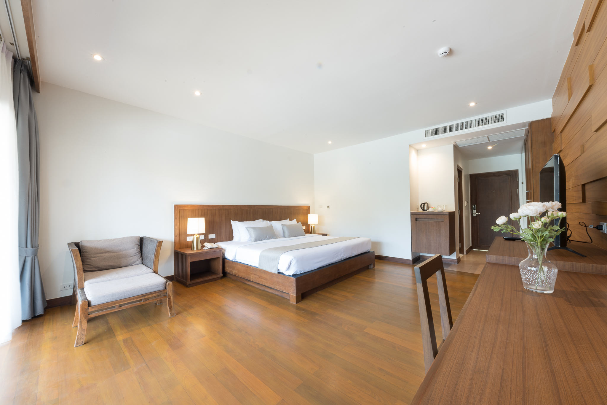 豪华泳池景观双人床房