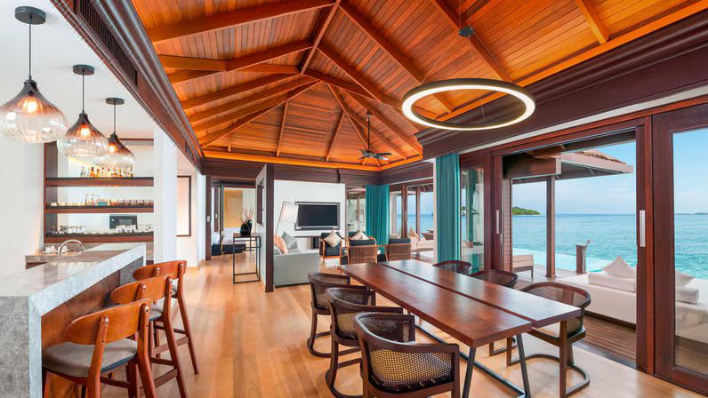 兩臥室水上別墅，兩臥室套房，臥室1: 1張特大床，臥室2：1張特大床，海景