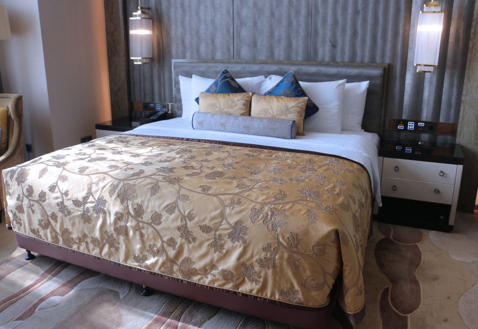 董事套房-獨立會客廳-超大主衞-獨立客衞-歐舒丹洗護沐