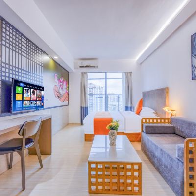 陽台大床房（落地窗+陽台景觀+房間獨立洗衣機） 廣州天美酒店公寓（廣州太古滙石牌橋地鐵站店）優惠