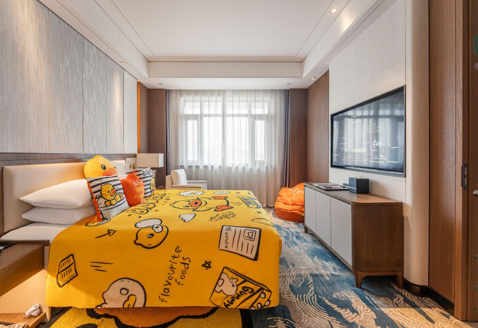 一号楼丨小黄鸭主题家庭房（徕芬吹风机?空气净化器）