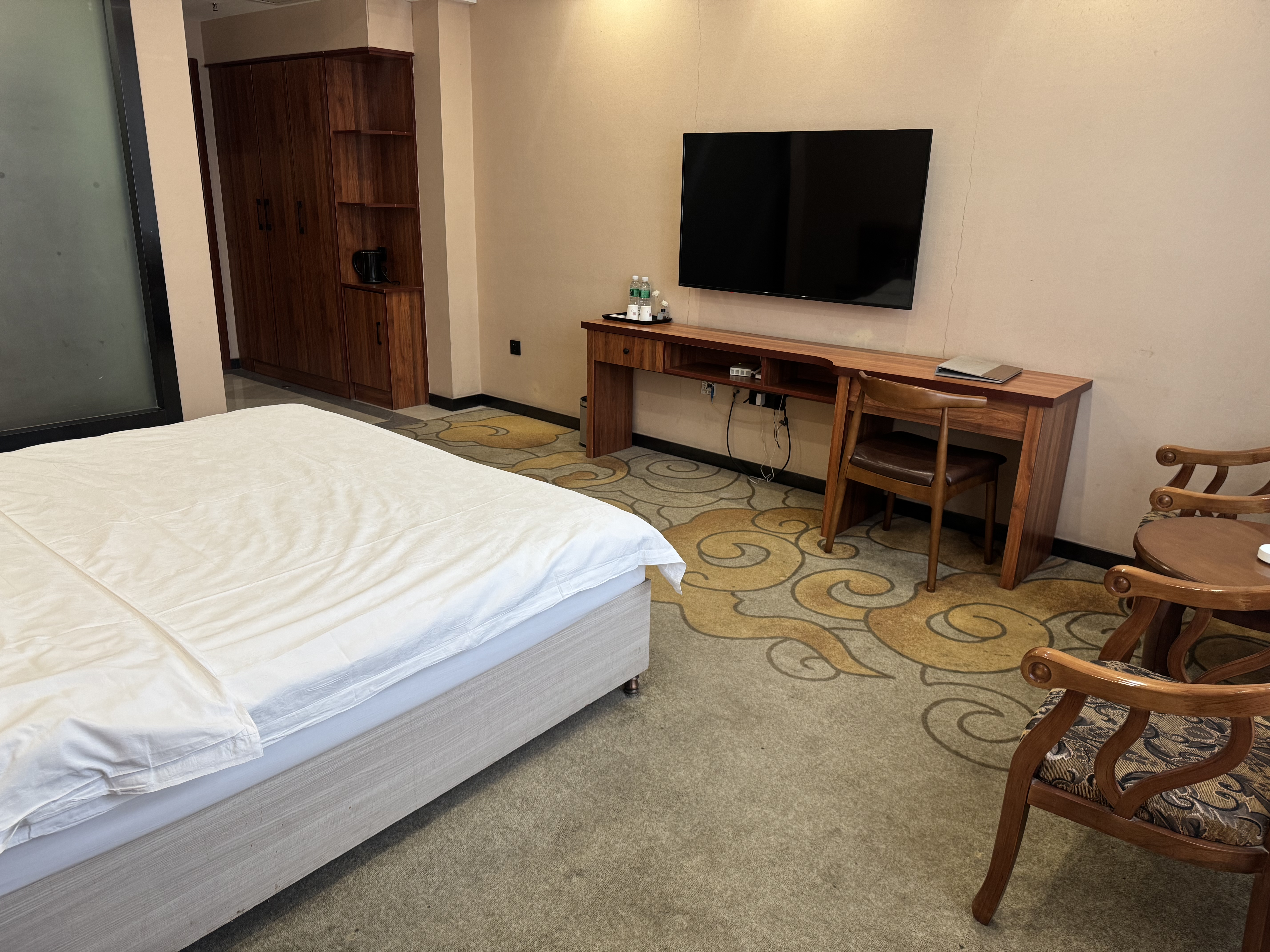 Huocheng Wanjiayue Hotel特惠大床房（舒适床品+超大空间）