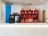 Travelodge Melksham 멜크샴 호텔