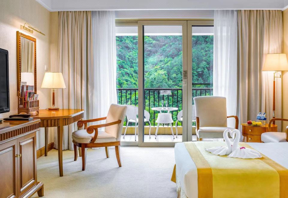 烟花河景双床房