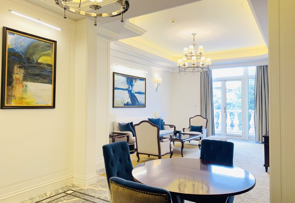 加床行政家庭阳台套房