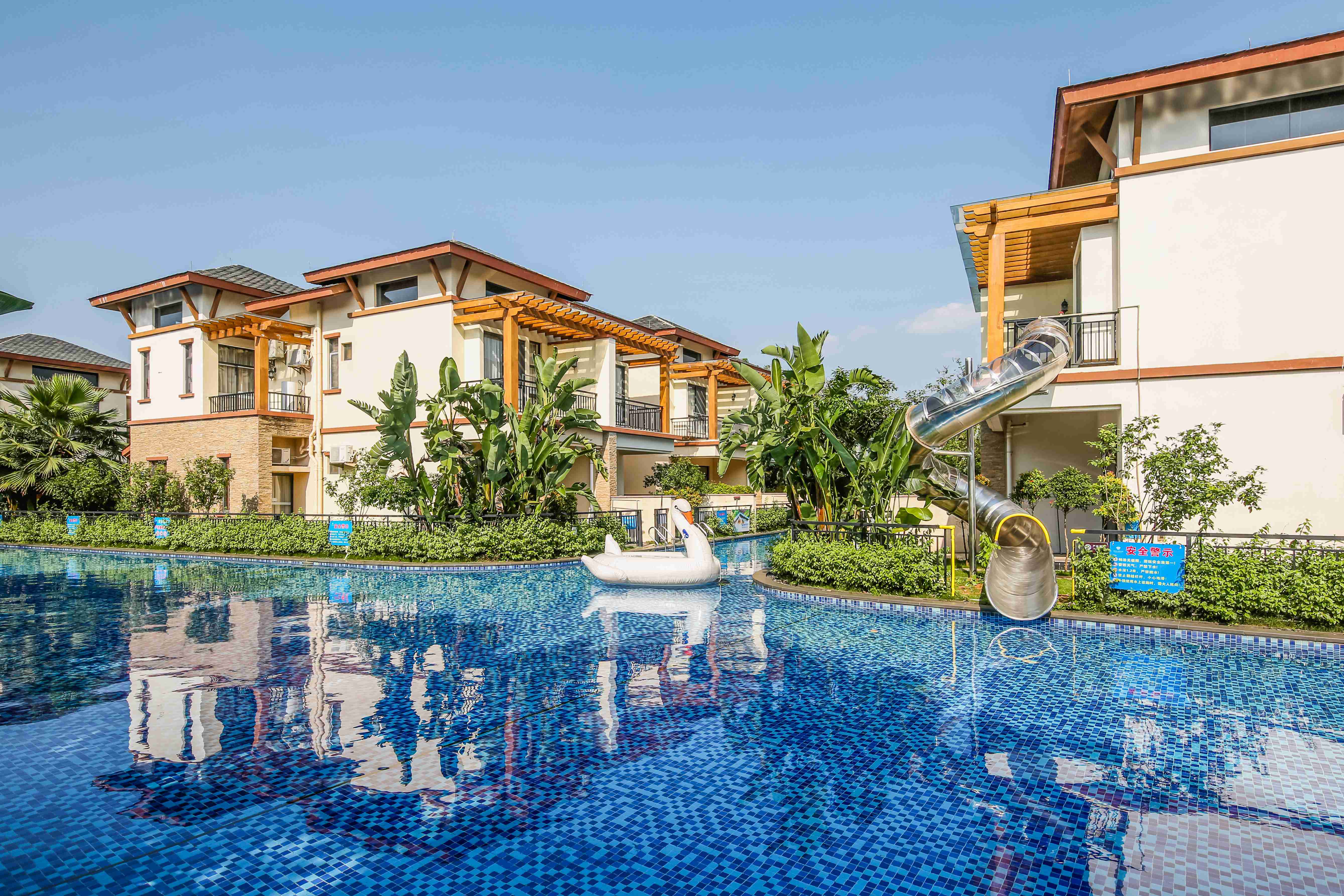 Baodun Lake Hushan Hot Spring ResortVenice Family Friendly Hot Spring Villa - 3-Room, Near Water (Slide)