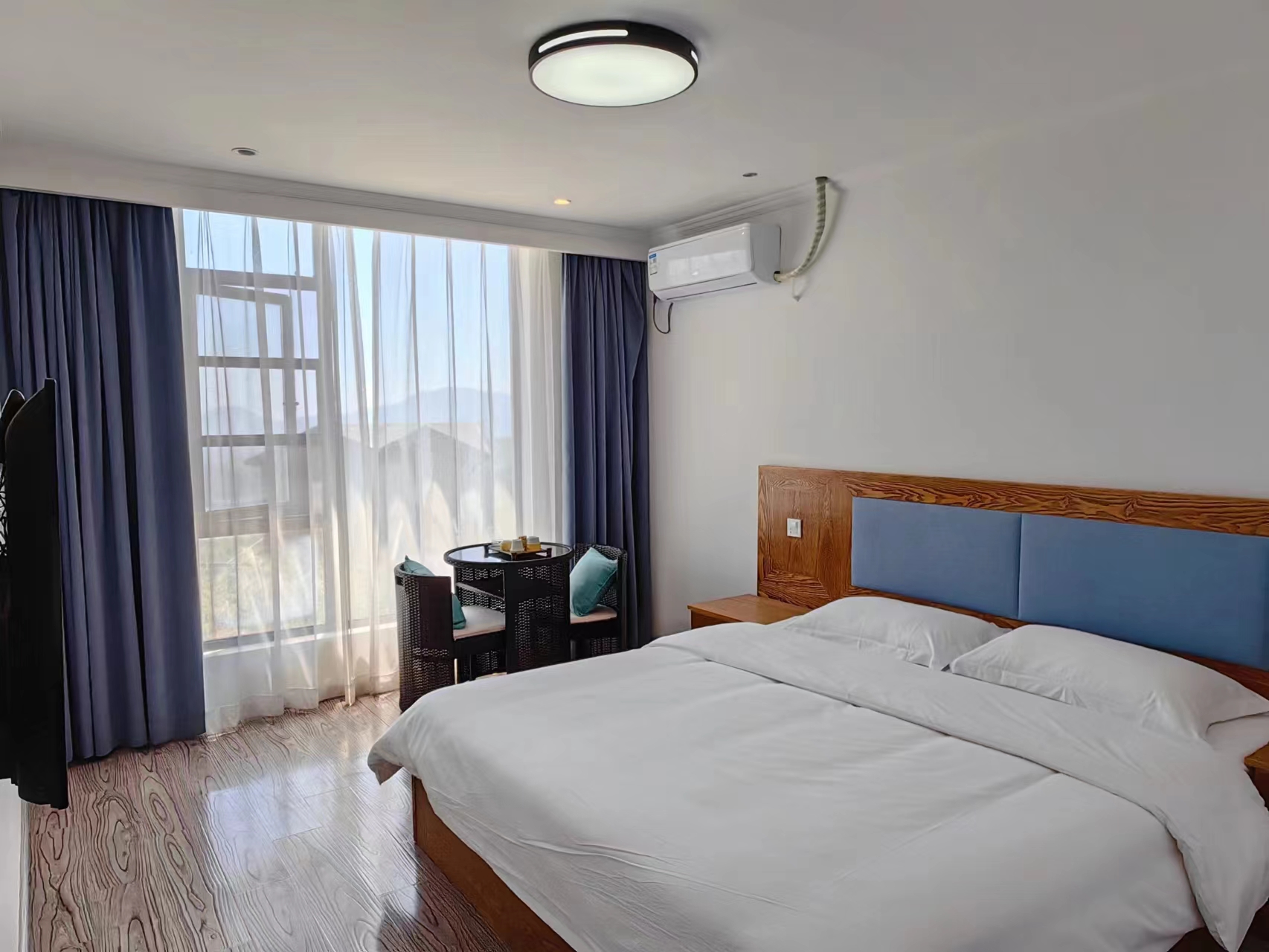 Mountain-view Double Room