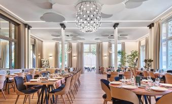 Le Grand Hotel, the Originals Relais - Housity