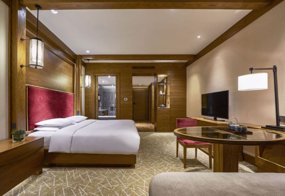 Hyatt Regency ChangbaishanGuestroom (King Bed)