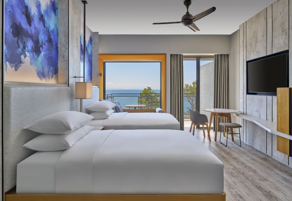 豪华两张双人床房，落日景