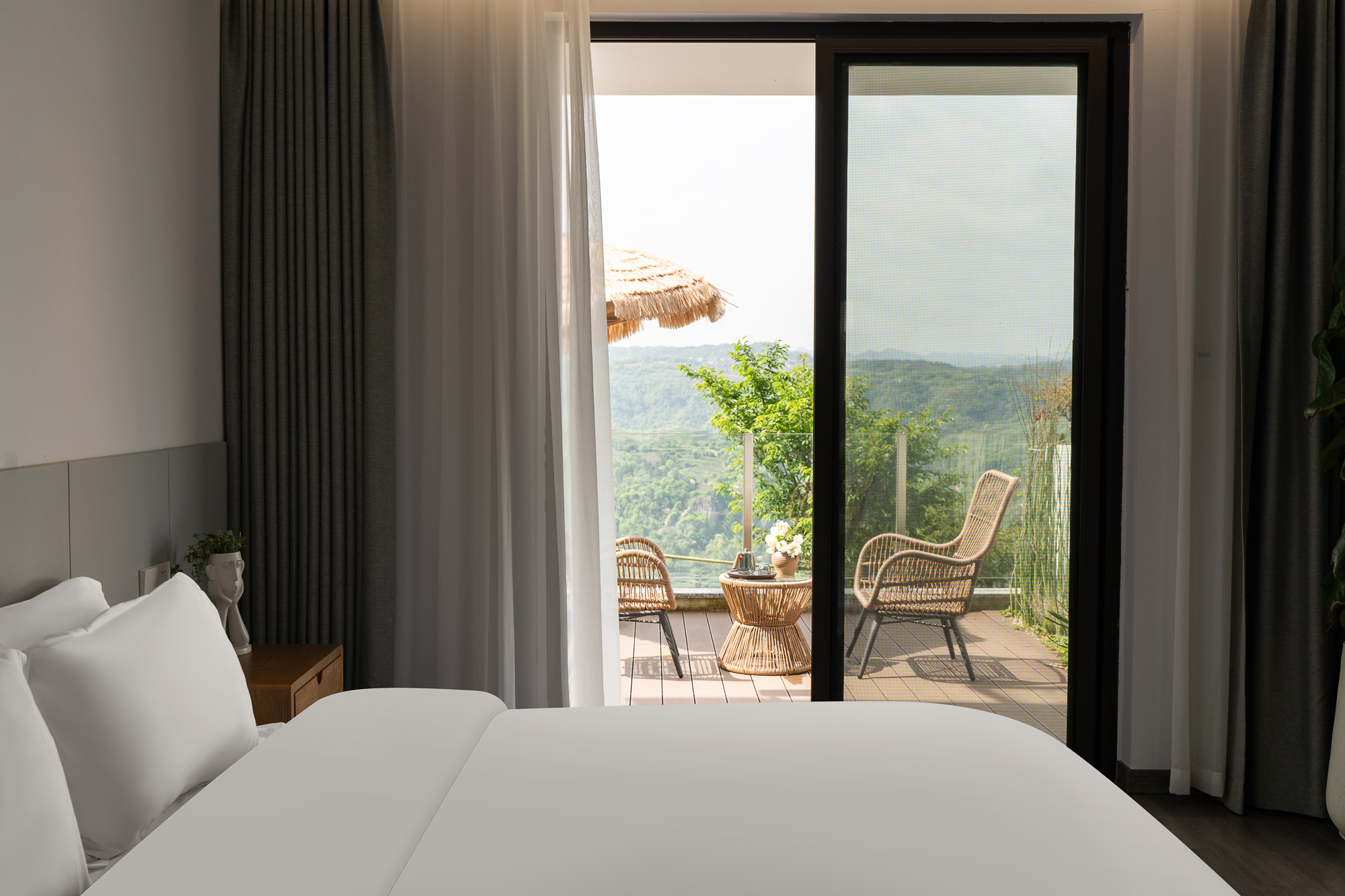 沉浸·云海露台大床房