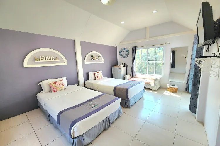 Autumn Sky Room