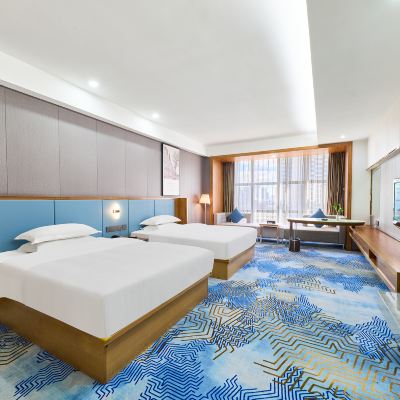 全景豪華雙床房（奢闊空間丨落地窗空中花園丨冰箱） 豪派特華美達廣場飯店（深圳北站店）優惠