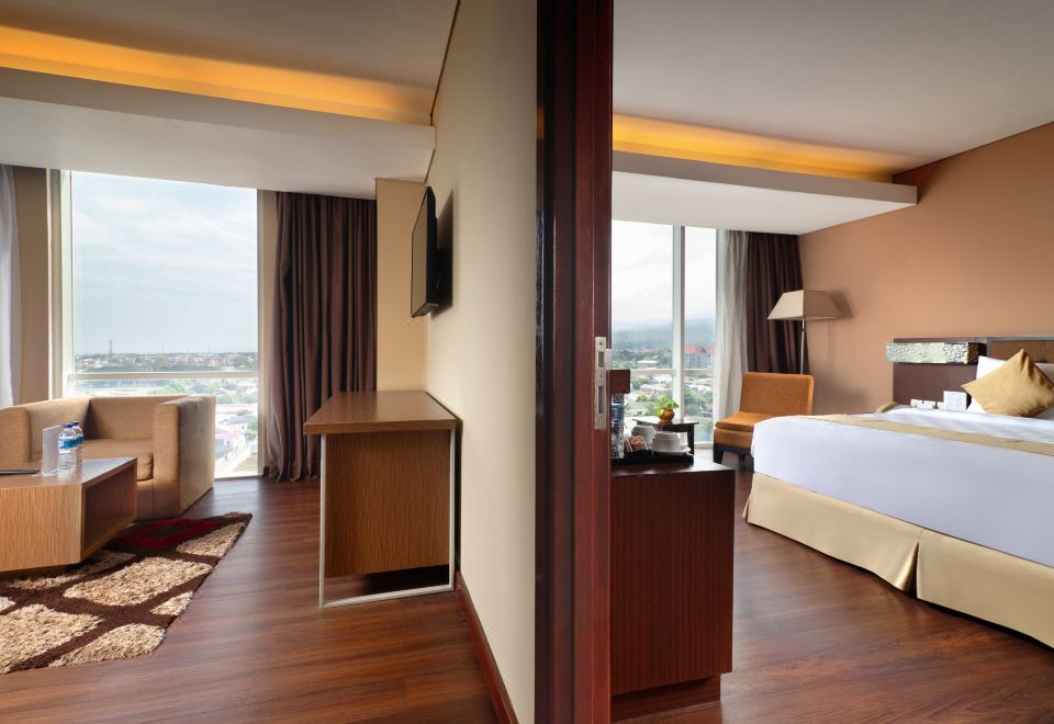 小型城景套房，1张特大床，无线网、迷你酒吧、保险箱，禁烟