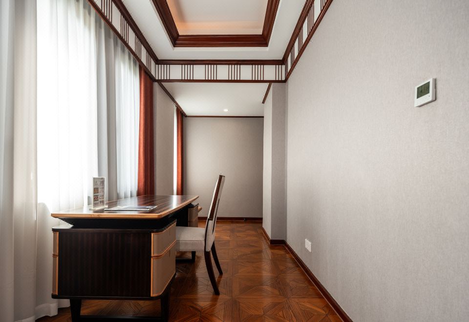 Jin Jiang Park Hotel ShanghaiSpecialty Suite