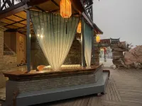 Tinghe Manor