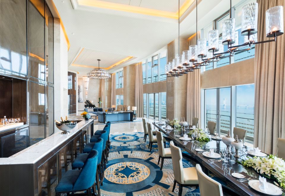 Sheraton Zhuhai Hotel270° Panoramic Fireworks Ocean View Two-Bedroom Family Suite