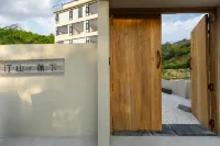 Tingshan Jiaoxia · Homestay: A Designer Riverside Mountain-View Retrea