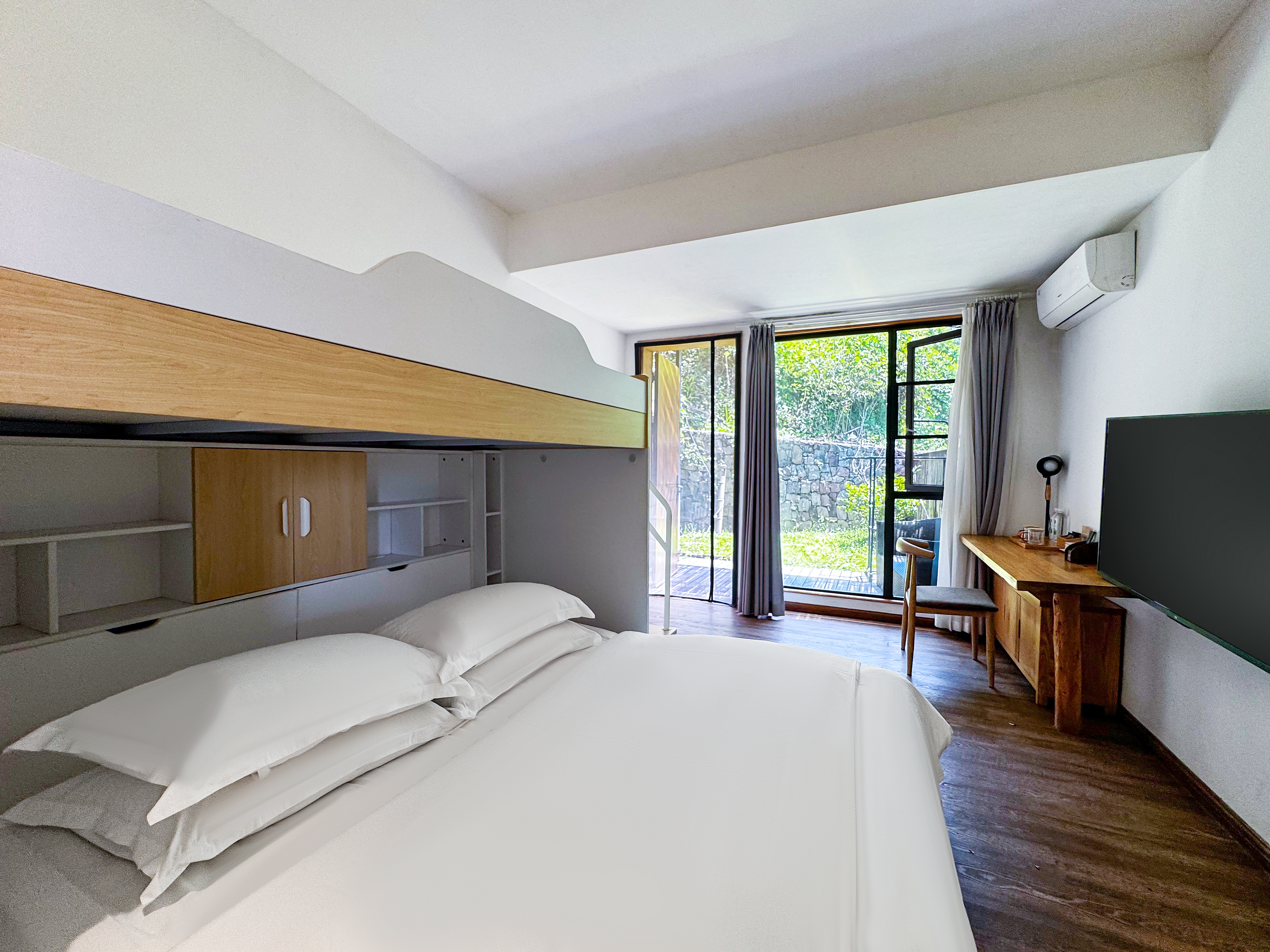 Surprise·乐言|彩蛋双床房「静音床垫+庭院观景」