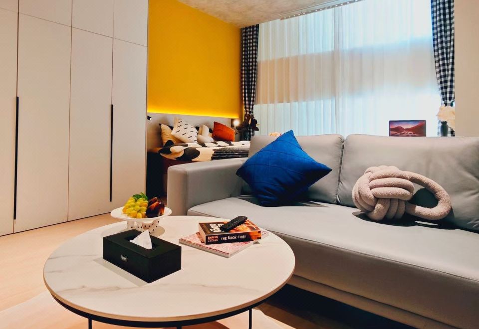 baseLITE-CHANGLIN Serviced ApartmentStandard 1-bedroom Suite (with Kitchen Washing Machine)