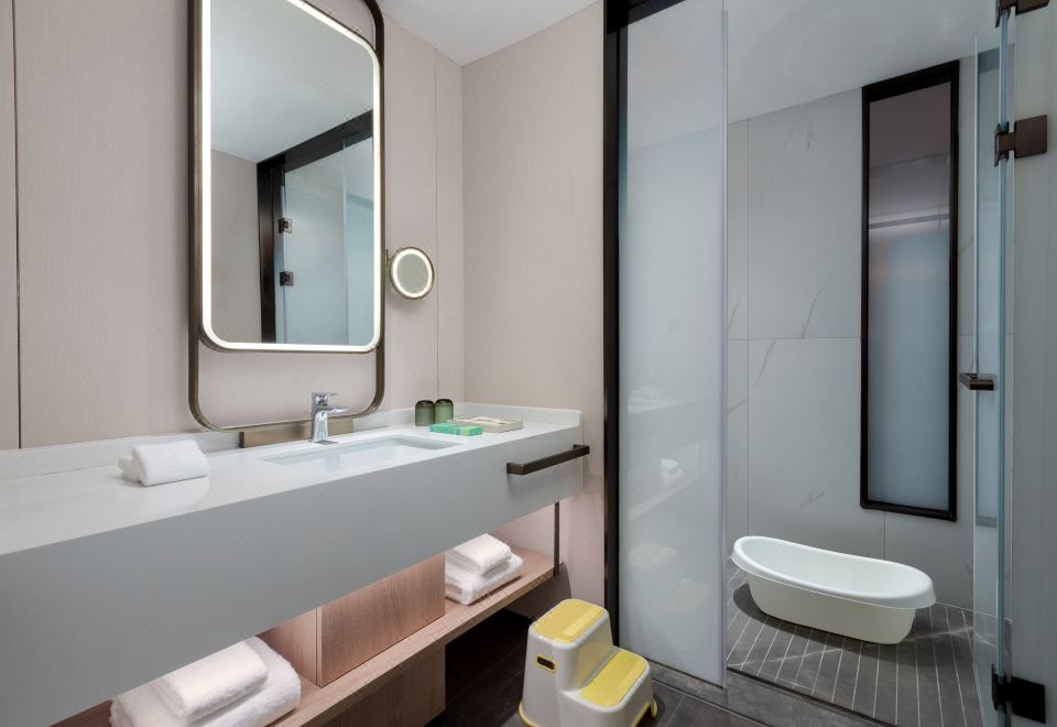 1 King Suite