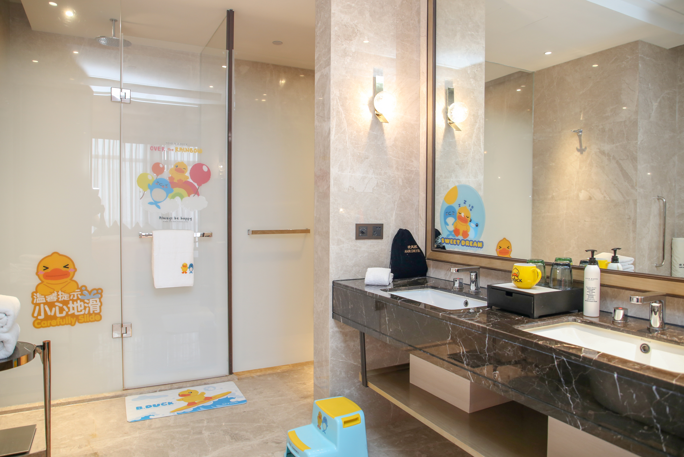 Grand New Century Hotel Boao Hangzhou亲子主题房