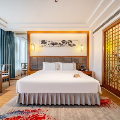 豪華大床房（零壓舒適枕+增壓淋浴+65寸智能投屏電視） 天港禧悅飯店（寧波鄞州萬達廣場店）優惠