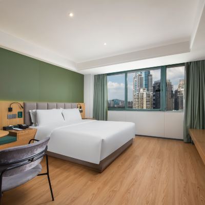 商務大床房（手機投屏+乾濕分離·辦公區·落地窗） 秋果酒店（深圳車公廟上沙地鐵站店）優惠