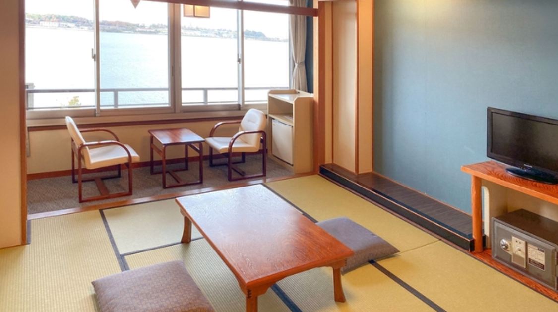 【无烟】标准日式客房，铺有10张榻榻米，设有室内浴池