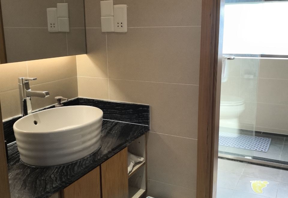 俱乐部别墅三房一厅