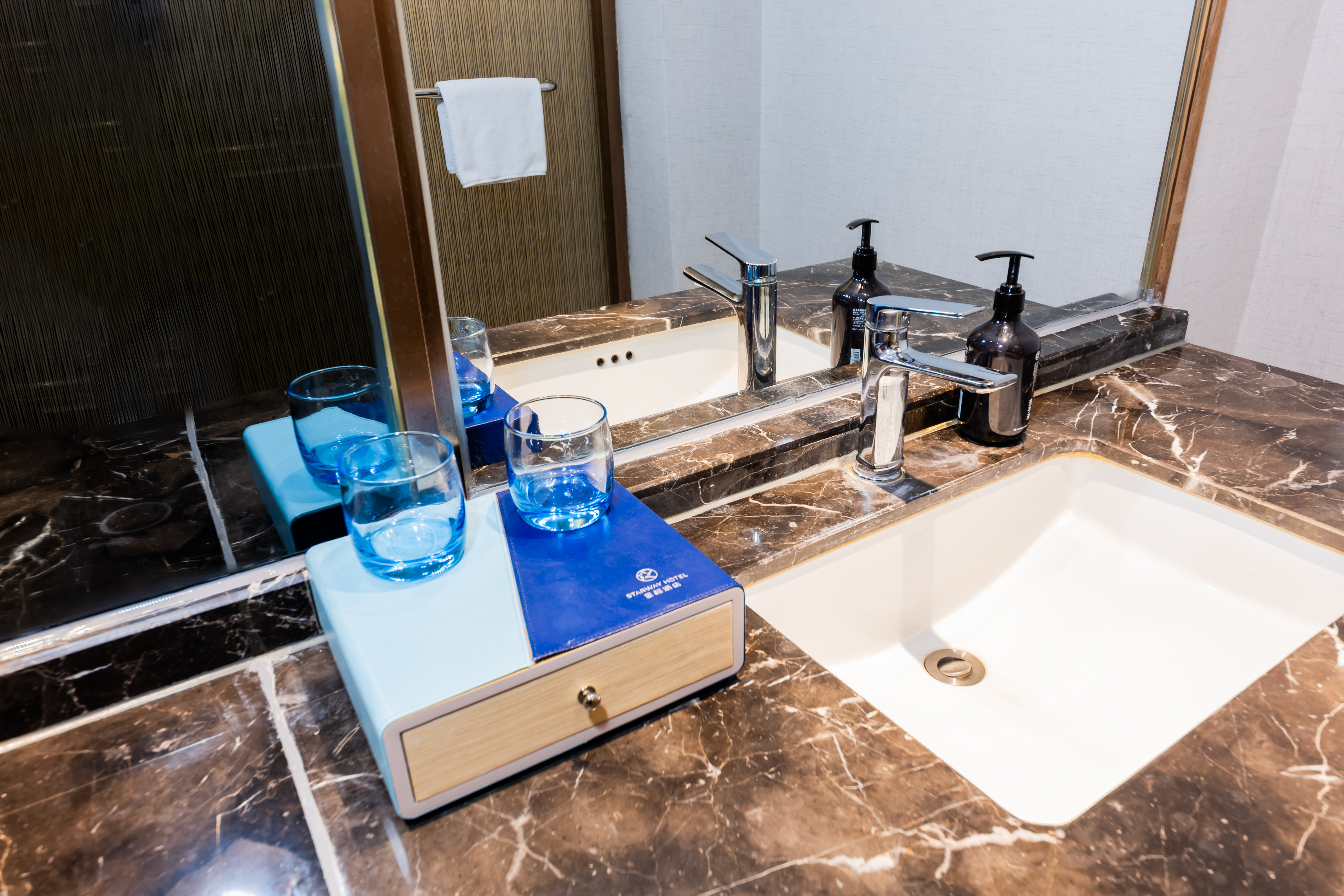 Starway Hotel (Xi'an North Railway Station, Fengcheng Fifth Road)行政精英双床房（舒适好眠+释压床垫+乾湿分离）