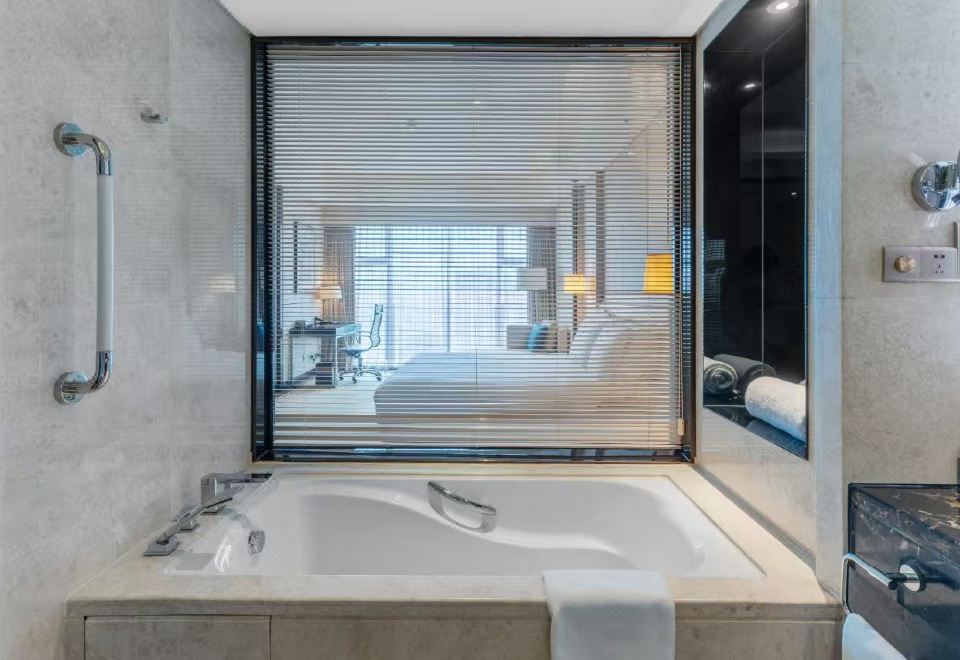 郡雅臻享大床房（VR6D影音）