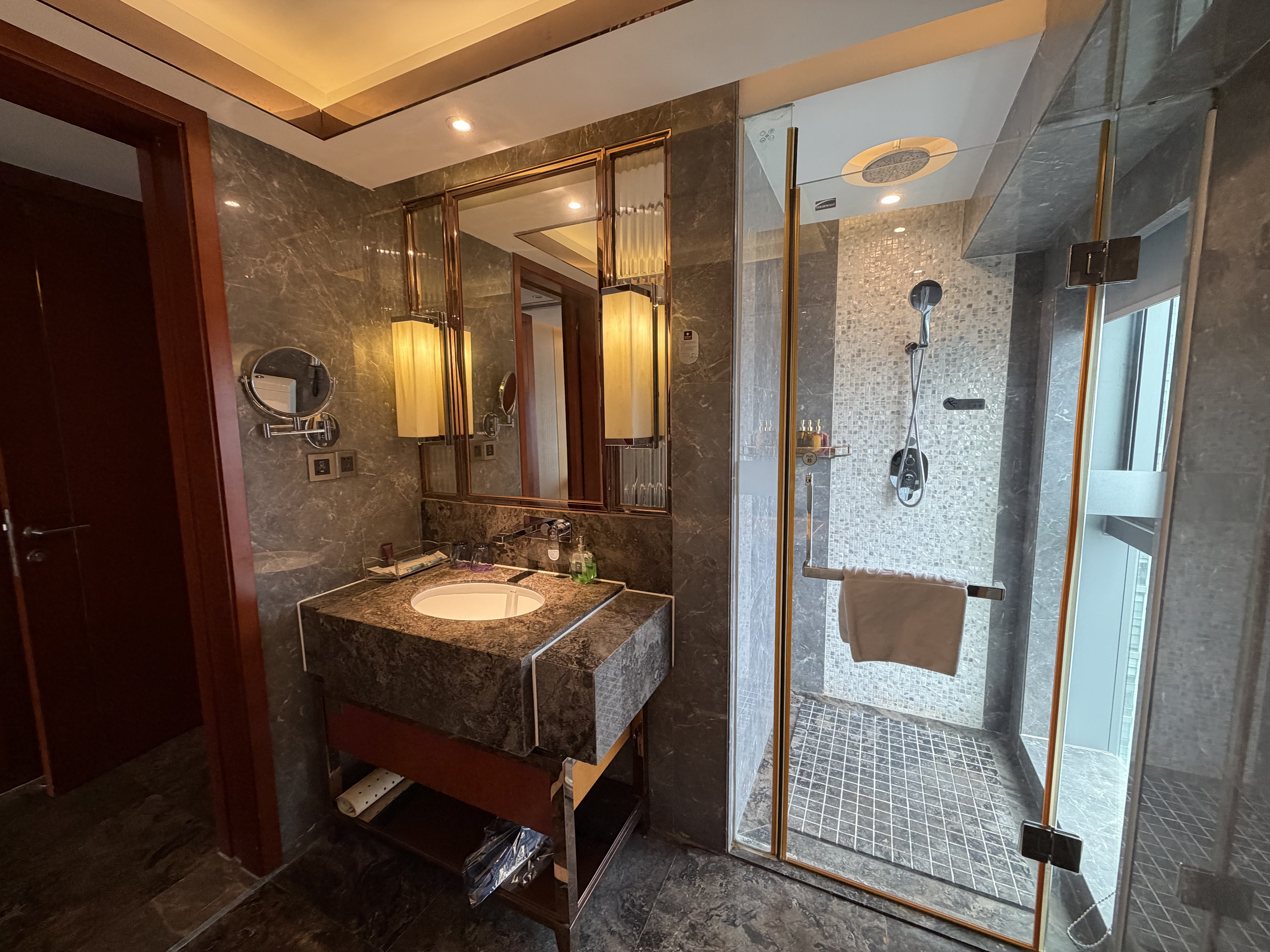 Sentosa Hotel shenzhen(Taoyuan Branch Store)Duplex Suite（Three Room）