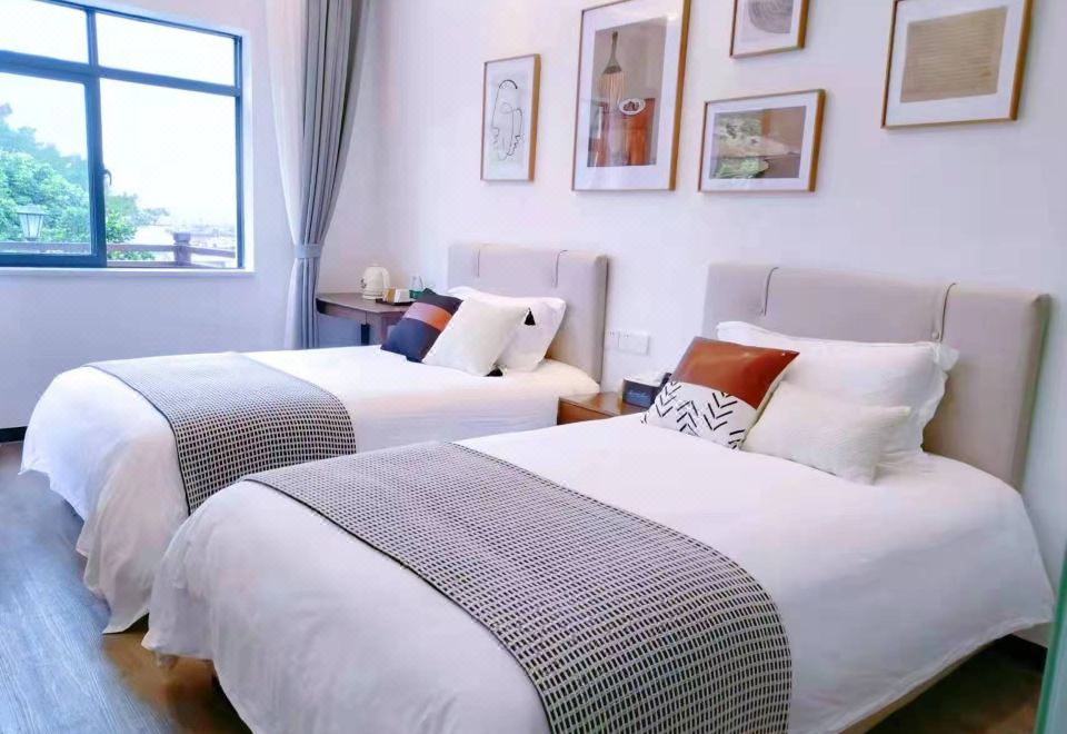 Lanchao Huajianshe Homestay (Zhuhai Guishan Island)Guestroom-Sea-View (2 Beds)