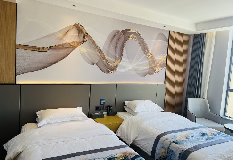 Haixi Grand Chaidan Emerald Lake HotelBasic 2-bed Room