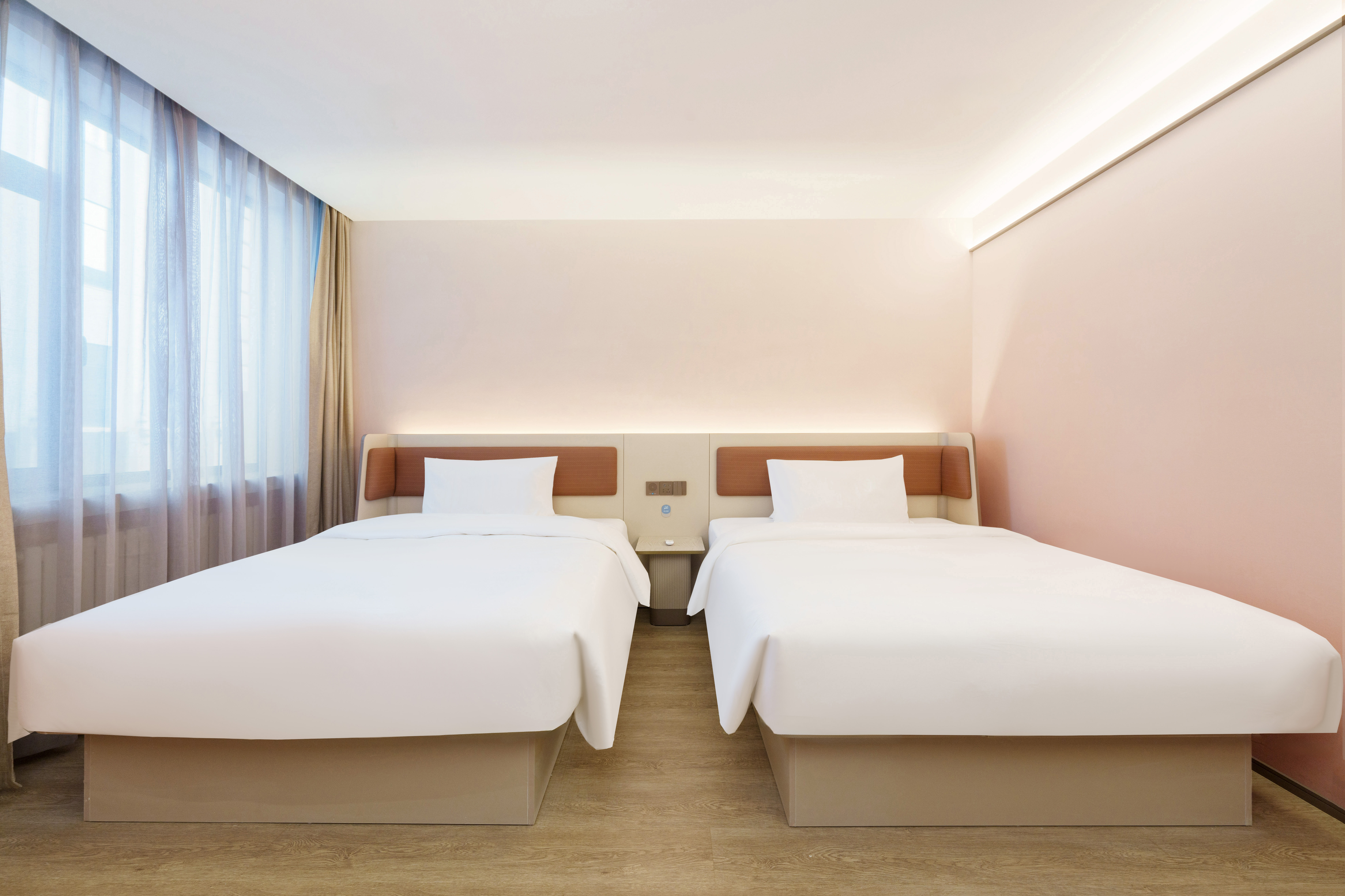 家庭房（喜临门床垫+手机投屏）