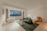 Free time·Multiple 360° White Impression Designer·Light Luxury