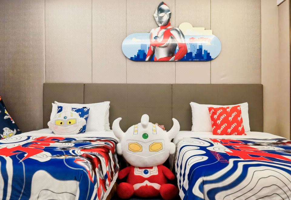 奥特曼主题亲子房（双床）