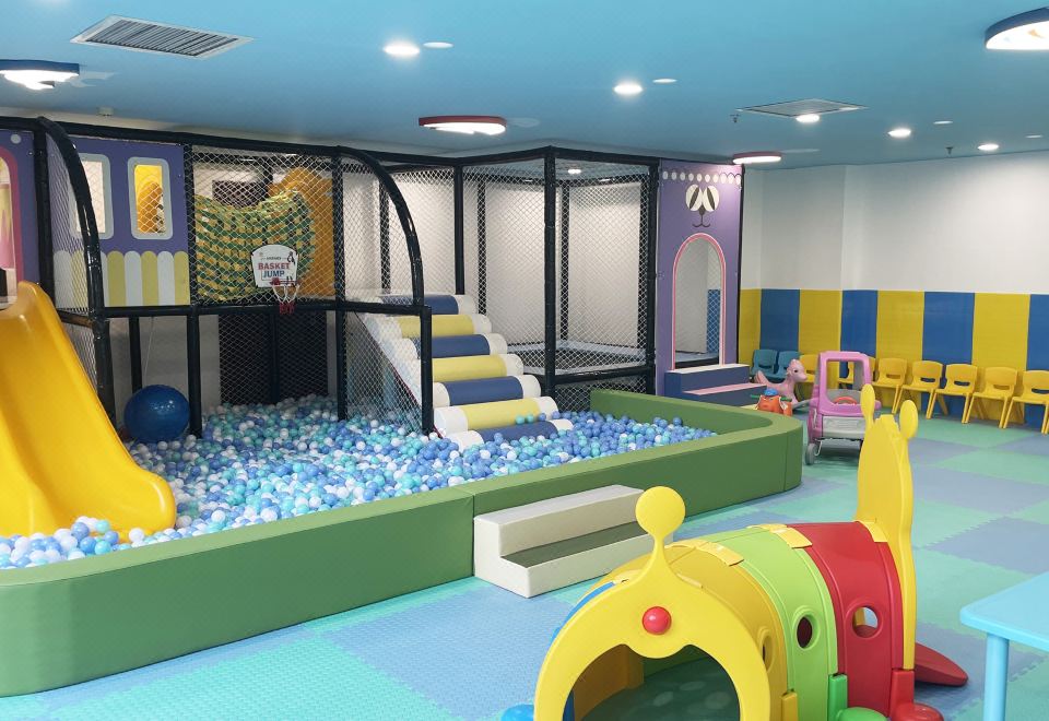 超凡小英雄沙漠主题亲子房