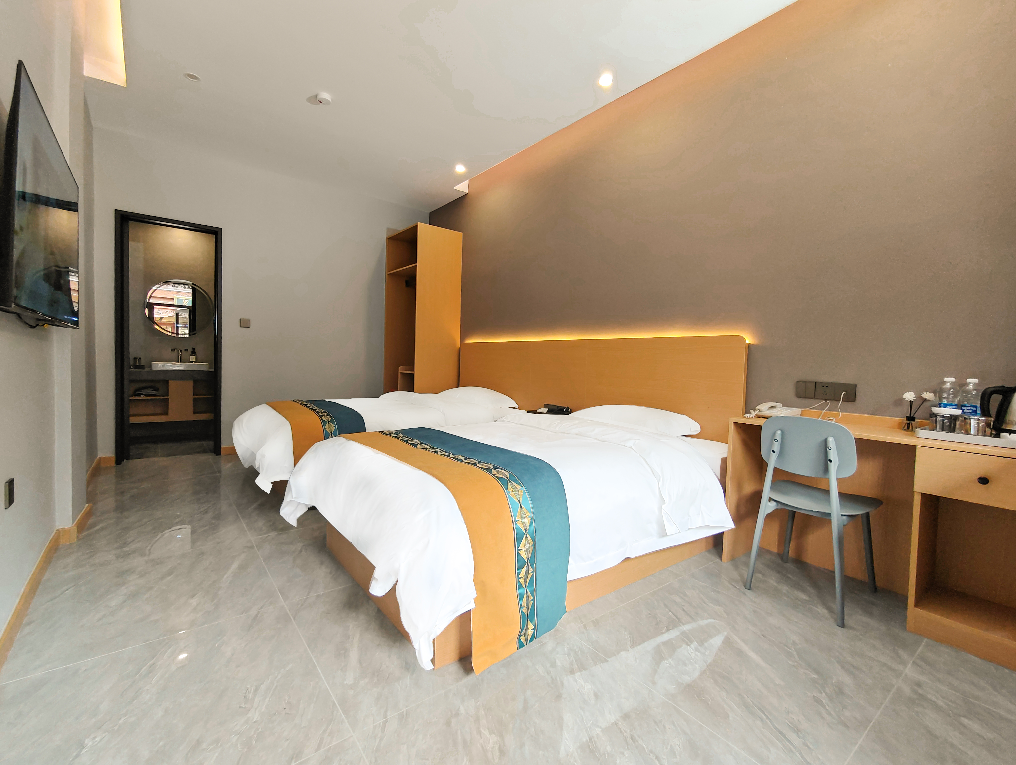 Deluxe Room - Courtyard-View (2 Beds)