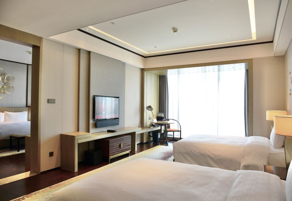 四人家庭套房（一线海景+享阖家欢乐空间）