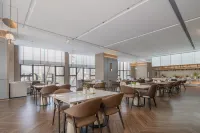 Elong Hotel (Zhanjiang Bay Bridge Branch)