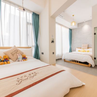 家庭套房（大床&榻榻米床+激光投影+ 200M光纖） 上下九·摘星台西關小棧（廣州永慶坊店）優惠