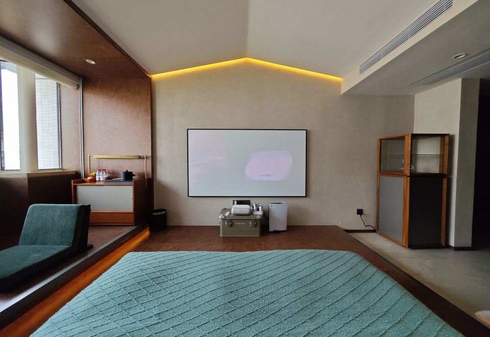 翠湖寒·露营投影高级大床房（新世代PS5主机游戏）