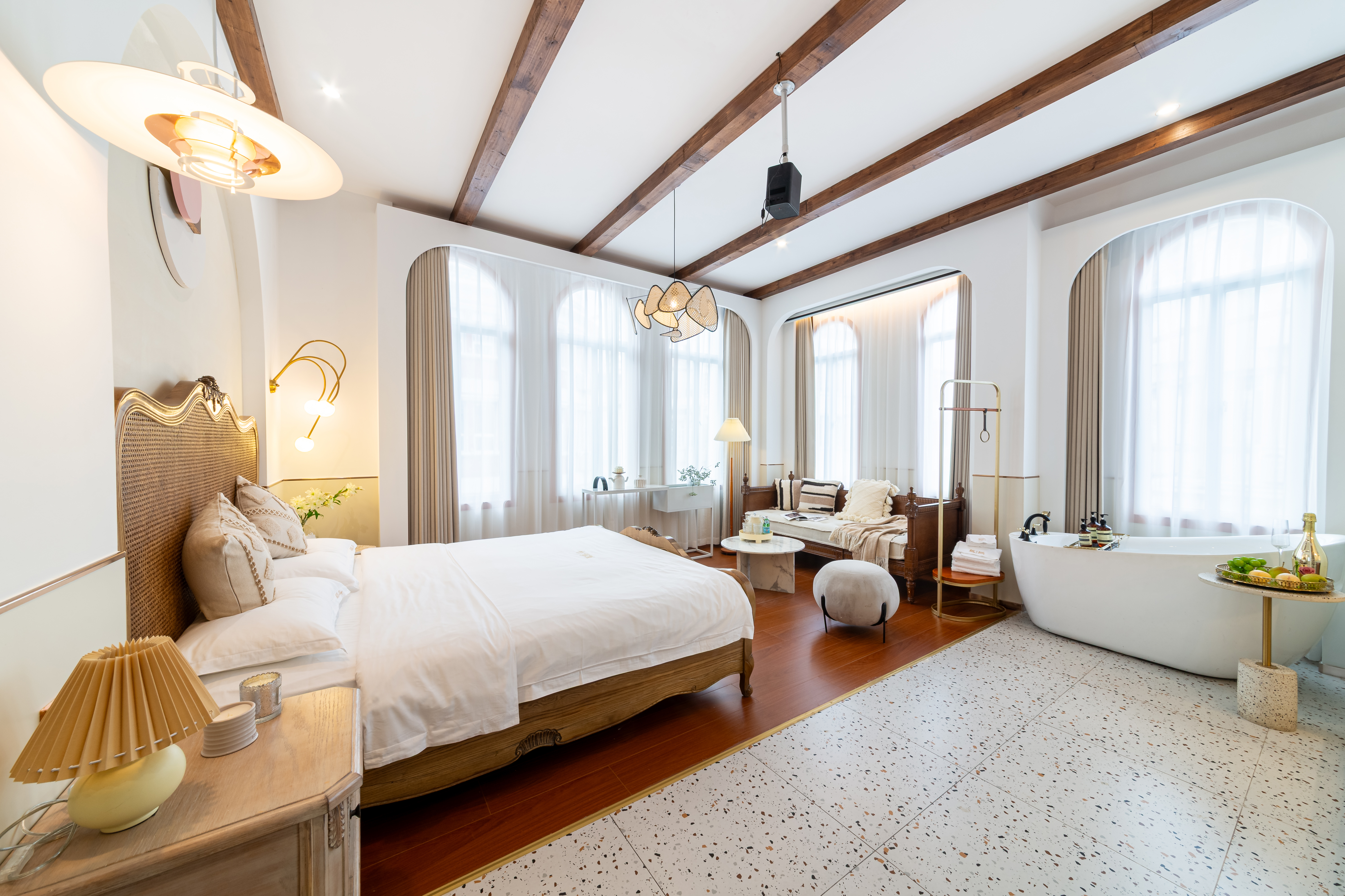 左岸·波西米亚大床房（巨幕投影+浴缸+中山路骑楼景）