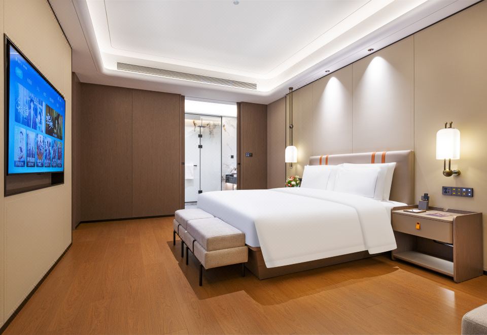 行政大床房（智能客控+Coffee机+加湿器+MIni吧+浴袍）